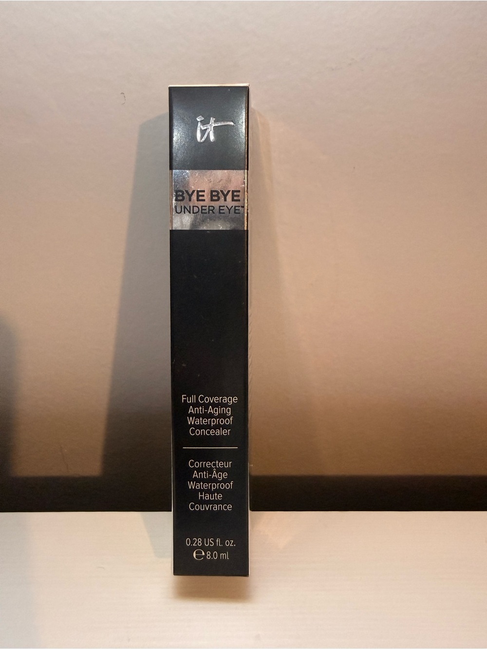 it cosmetics Bye Bye Under Eye Concealer - Black Packaging